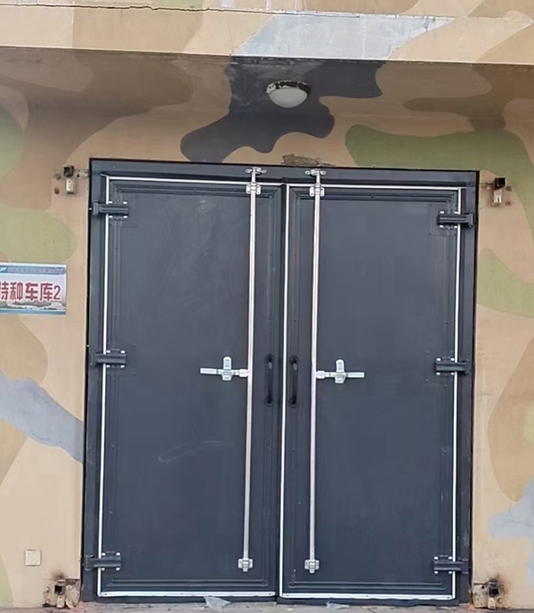 岚皋工业平开门