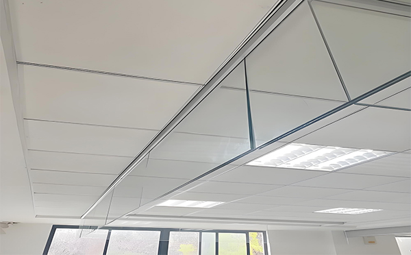 岚皋玻璃挡烟垂壁