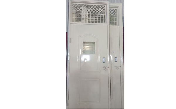 岚皋学校教室门