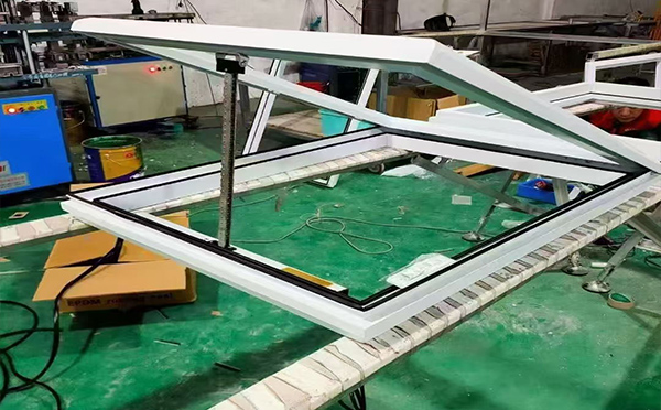 某地下车库出入口岚皋排烟窗配置工程